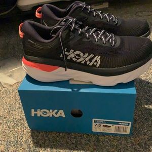 Hoka Women’s Bondi 7